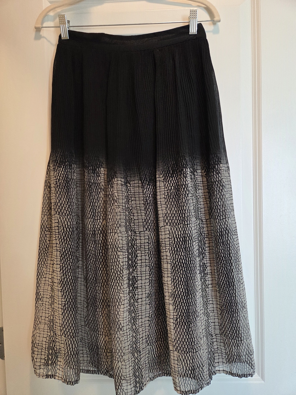 Ecoté Anthropologie Black Snakeskin Print Maxi Skirt Size 0